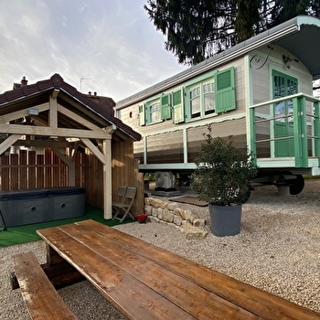 Roul'Poul  'La roulotte au Poulailler' - MALBRANS