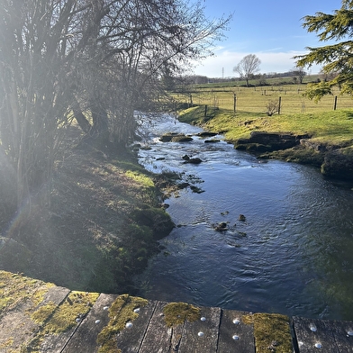Près du château fort de La Motte-Josserand