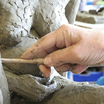 Marie-Christine Cadiau - sculpteur - Atelier du musée  - SEMUR-EN-AUXOIS