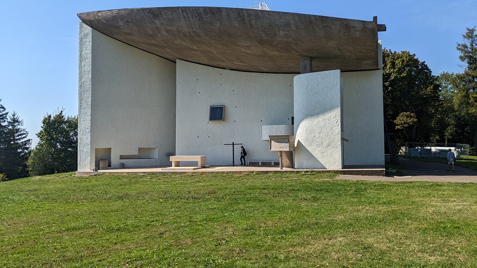Soirée Apéro avec V.UE. à la chapelle par Le Corbusier, Ronchamp