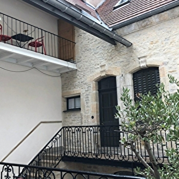 Au 22 place Courbet - ORNANS