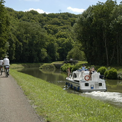 Le Tour de Bourgogne à vélo, section du Canal du Nivernais (V51)