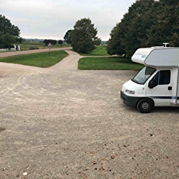 Aire pour camping-car  - SAUNIERES