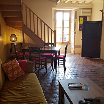 Petite Maison ancienne rénovée - CHATEAUNEUF