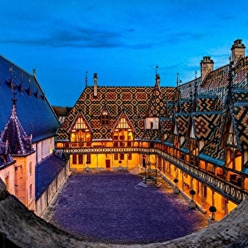 Hôtel-Dieu - Hospices de Beaune
Programmation 2025 - HUMANITÉ
Nuit étoilée / Astronomie - BEAUNE