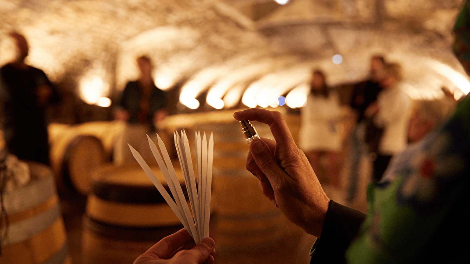 Hôtel-Dieu - Hospices de Beaune
2026 - MOUVEMENT(S)
[ATELIER OLFACTIF]  Arômes des caves