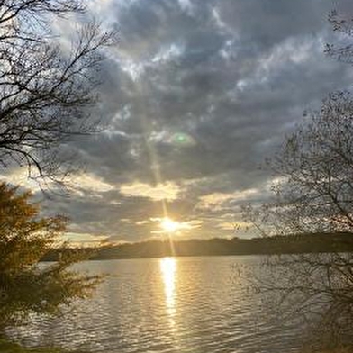 LE CAMPING MUNICIPAL DE BAYE