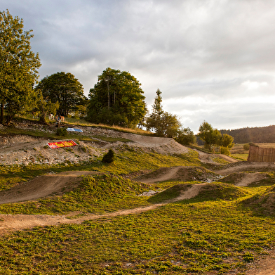 Du lac de l'Abbaye aux Gorges de la Bienne