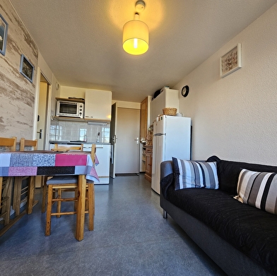 Le Cernois - Studio en résidence - P432GOU00