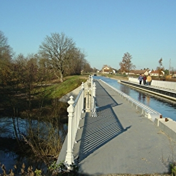 Pont-canal sur la Bourbince - DIGOIN
