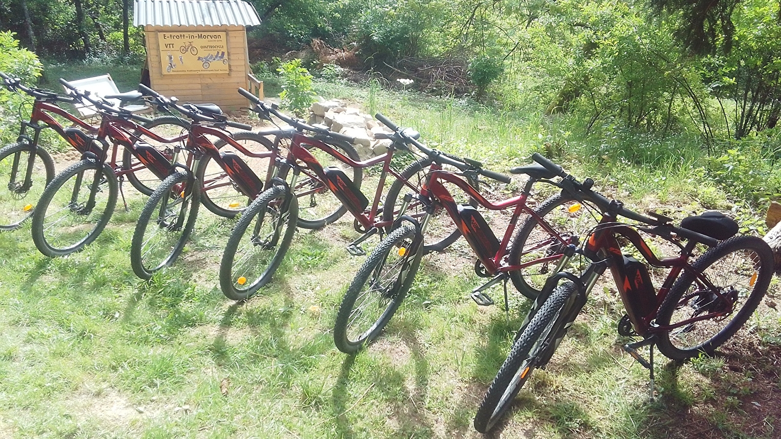 EtrottinMorvan - Location de vélos électriques et Remorque