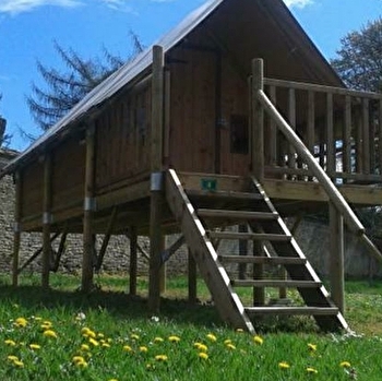 Tente amazone sur pilotis - SCEY-SUR-SAONE-ET-SAINT-ALBIN