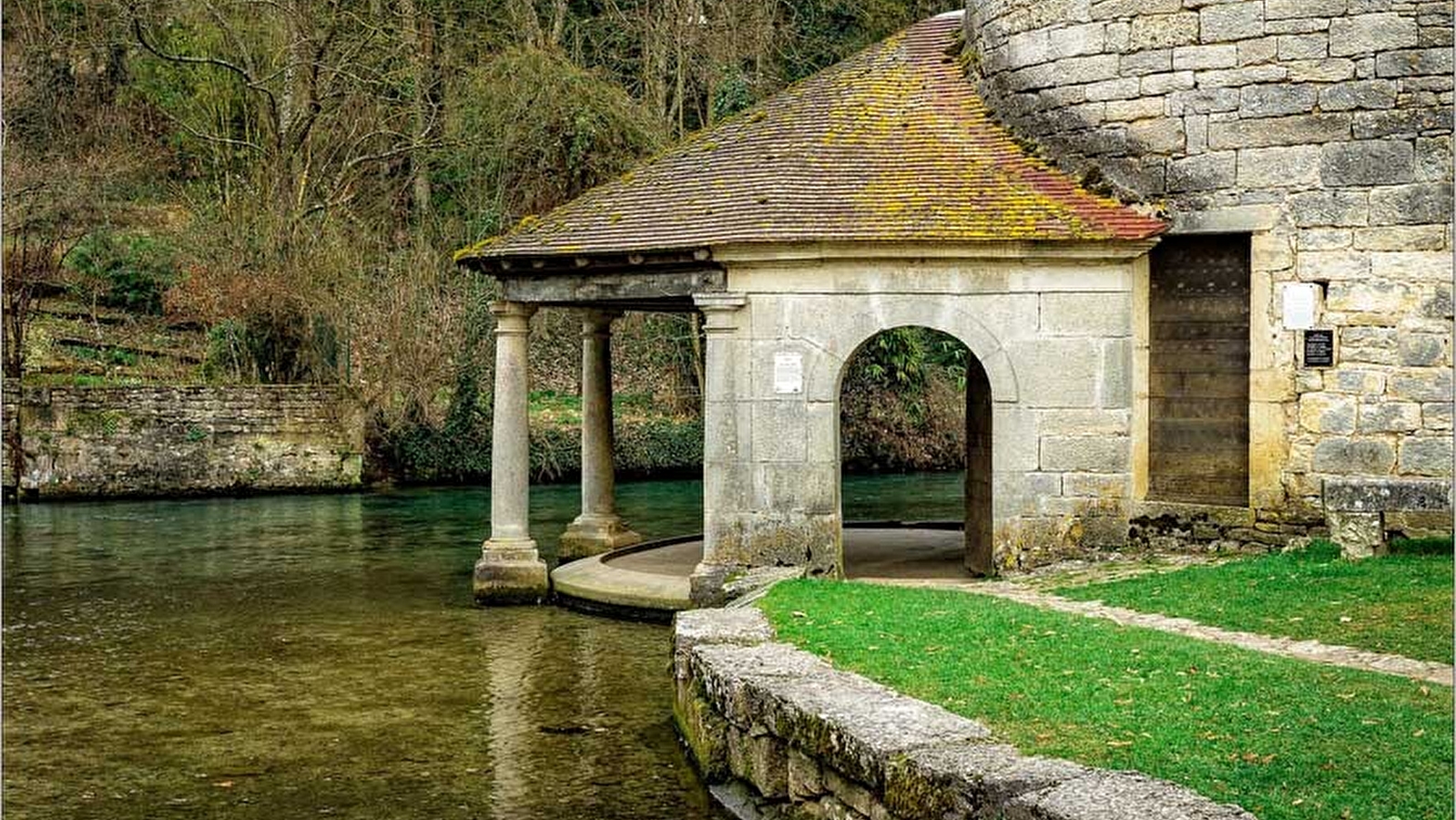 Balade à vélo - Lavoirs et églises en Chablisien