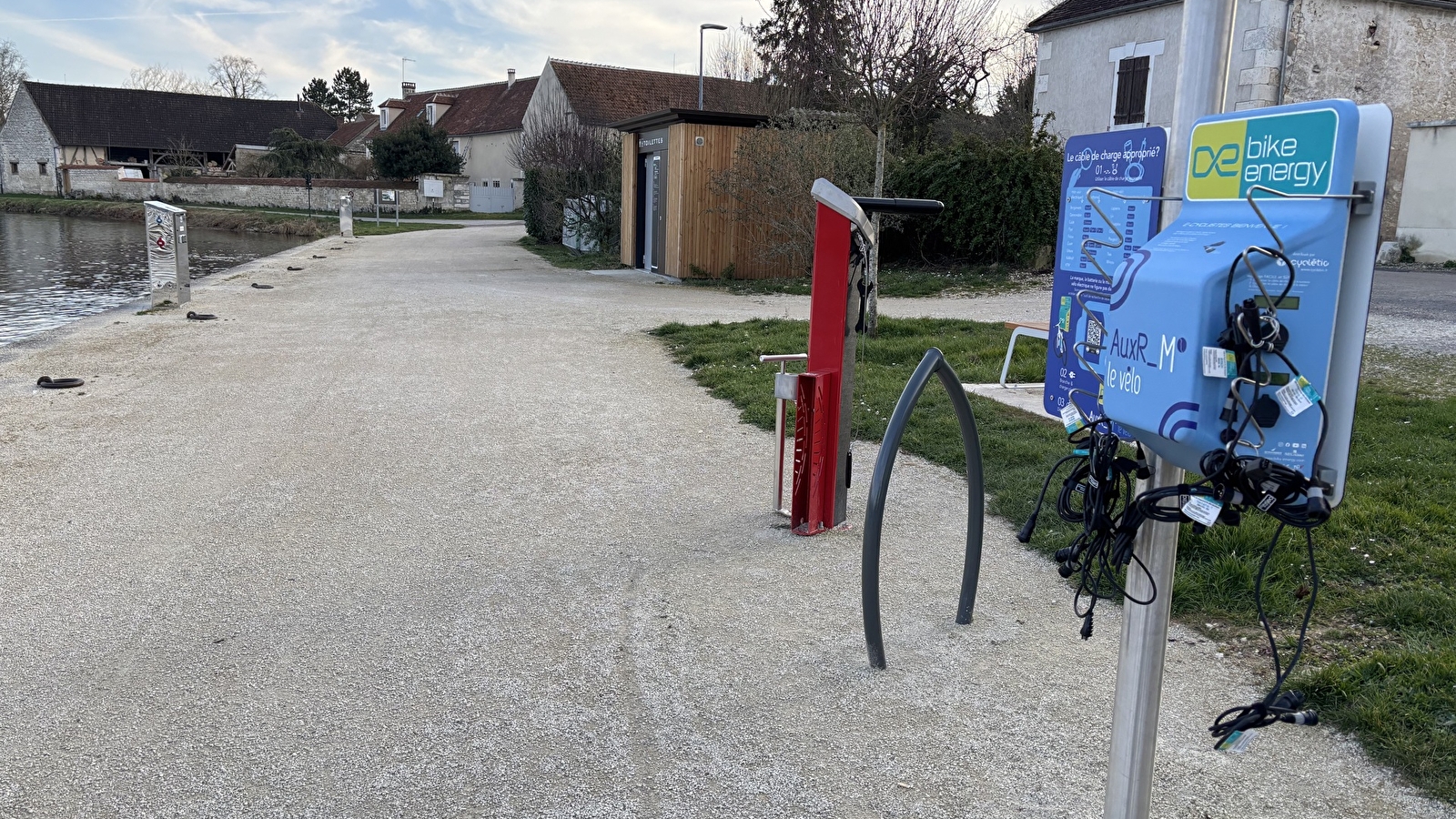 Halte nautique de Vincelles bourg