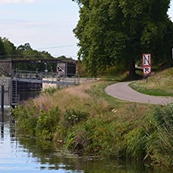 Aire de pique-nique - Poncey-lès-Athée - PONCEY-LES-ATHEE
