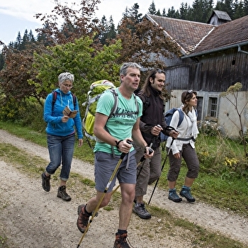 Les chemins de la contrebande - Le Colporteur - CLOS DU DOUBS