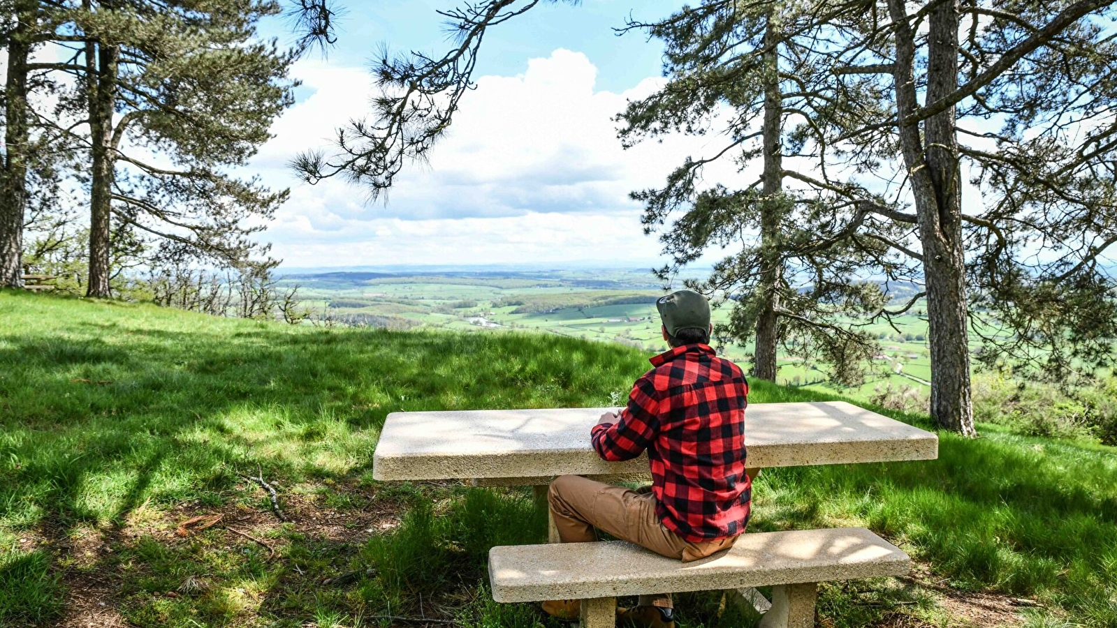 Aire de pique nique au sommet du Mont Dardon