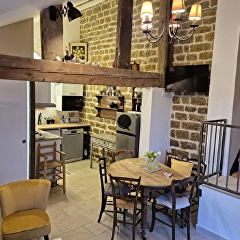 À la Maison - gîte - LES REPOTS