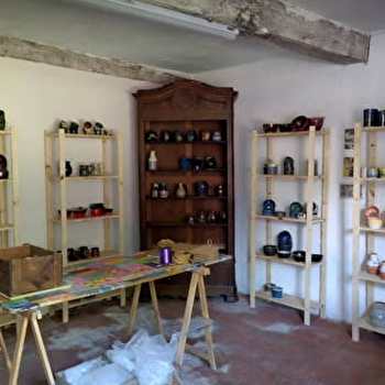 Les mains et l'argile - SAINT-JULIEN-DE-JONZY