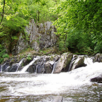Le Saut de Gouloux, un site emblématique du Morvan - GOULOUX