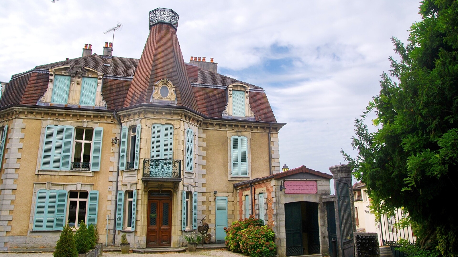 Poligny et Arbois, capitales du Comté et des vins du Jura