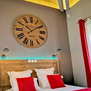 Le Relais des Deux Tours - Chambre Lip - BREMONDANS