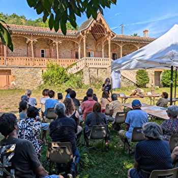 Visite d'1h15 du 'Petit château de Montaigre' - AZE