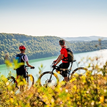 Tour du Lac de Chalain - 19R - DOUCIER