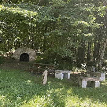 Aire de pique-nique - SAINT-PRIVE