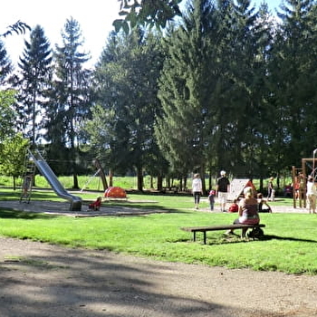 Aire de pique nique Parc des Vernaux - TAVAUX