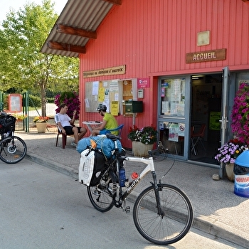 Camping du Domaine d'Aucroix - BAUME-LES-DAMES