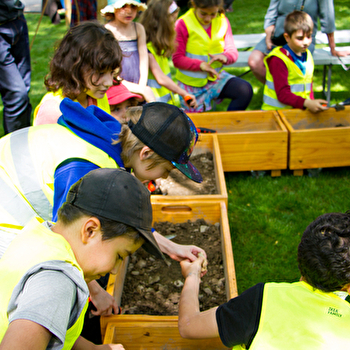 Archéologues en herbe - ALISE-SAINTE-REINE