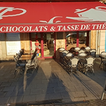 Chocolats et Tasse de Thé - MACON