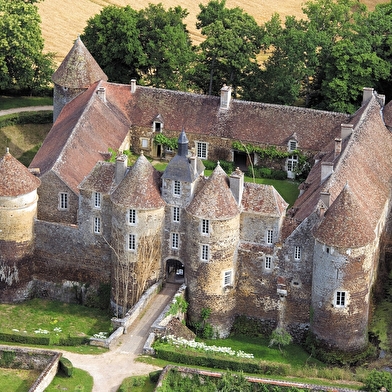 Apprendre à lire les murs du Château de Ratilly