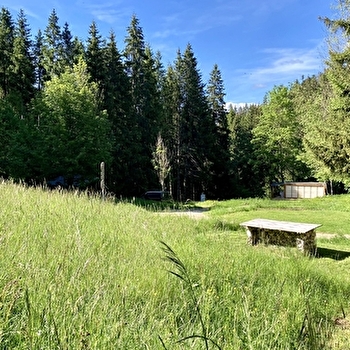 Camping-Chalets La Favière - LAC-DES-ROUGES-TRUITES