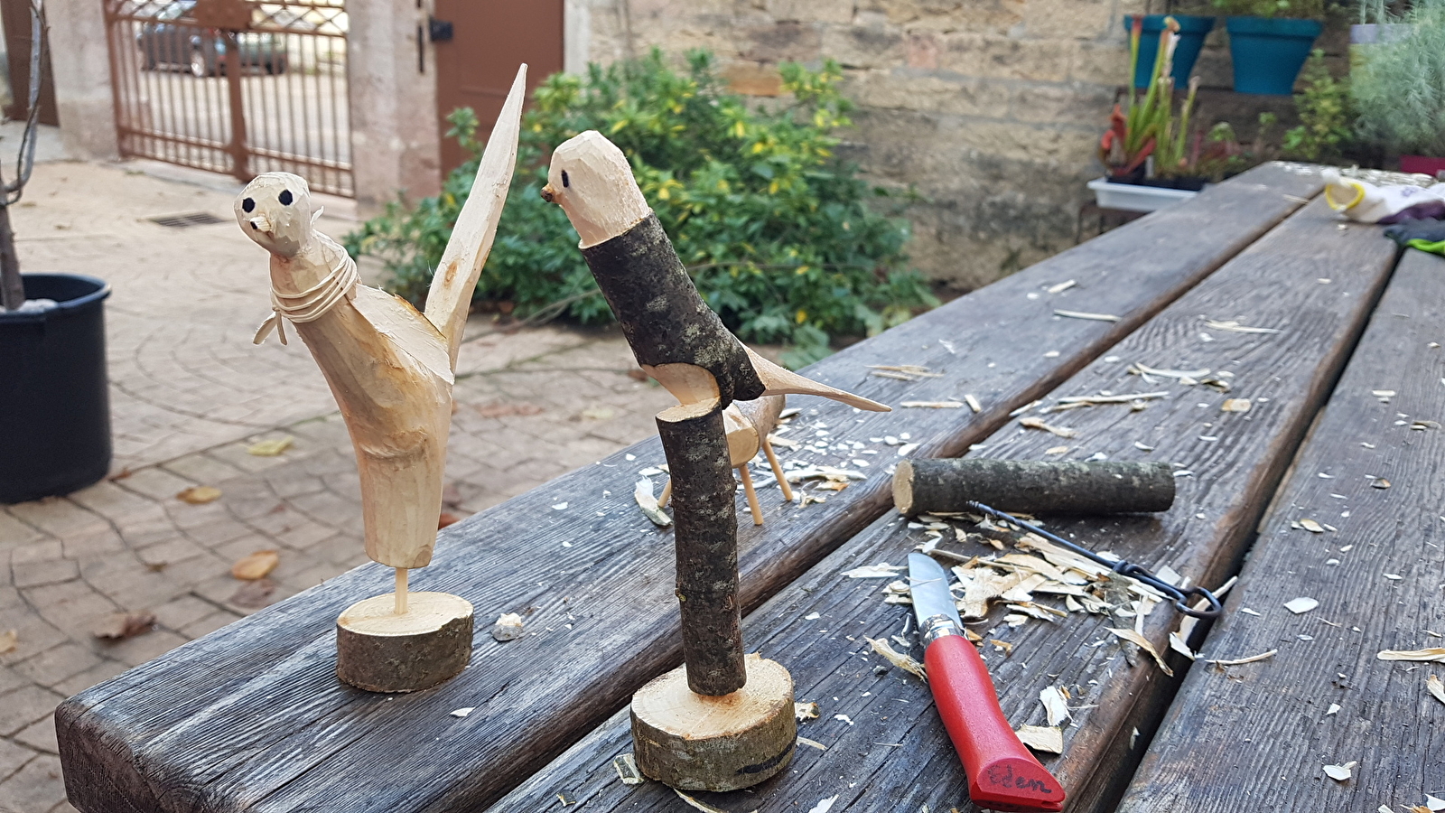 Club bois : l'atelier des jeunes sculpteurs en herbe