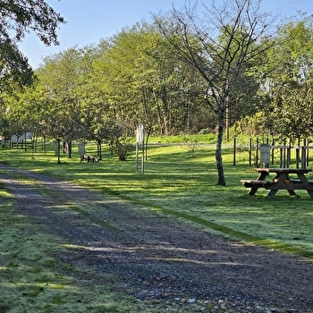 Aire de pique nique et de parcours santé - TOULON-SUR-ARROUX