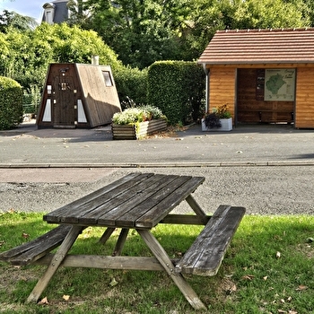 Aire de pique-nique et wc publics - CRESSY-SUR-SOMME