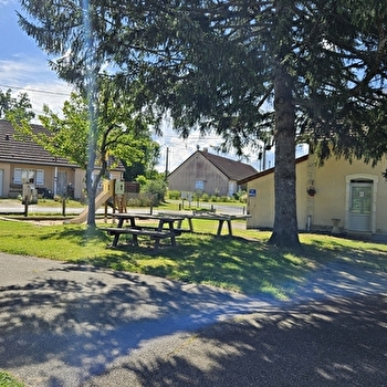 Aire de pique-nique - SAINT-AUBIN-SUR-LOIRE