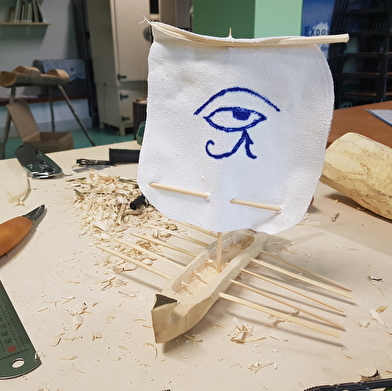 Club bois : l'atelier des jeunes sculpteurs en herbe