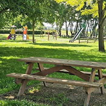 Aire de pique-nique et de jeux des Berges de l'Arroux - VENDENESSE-SUR-ARROUX