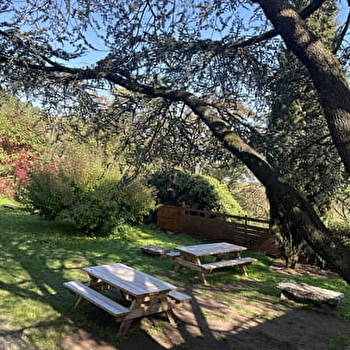 Aire de pique-nique - CULLES-LES-ROCHES