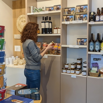 La boutique de l'Office de Tourisme - CLUNY