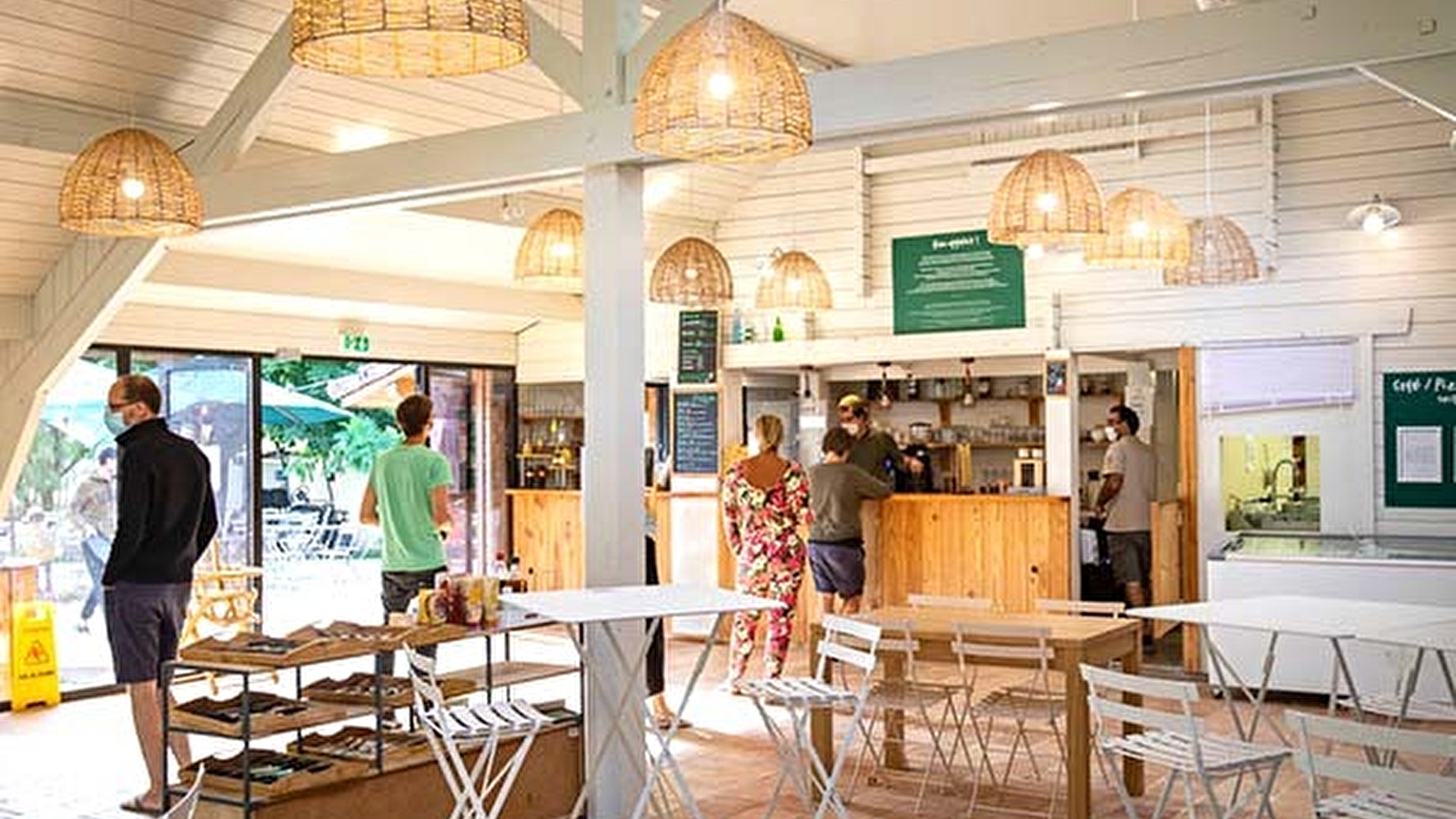 Le Café-Comptoir Huttopia La Plage Blanche