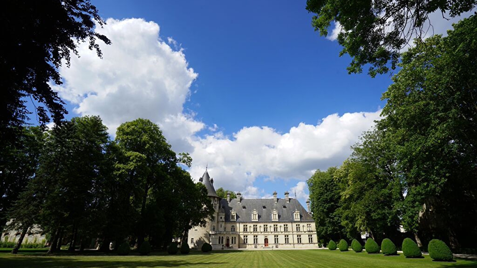 Le parc du château de Montigny-sur-Aube