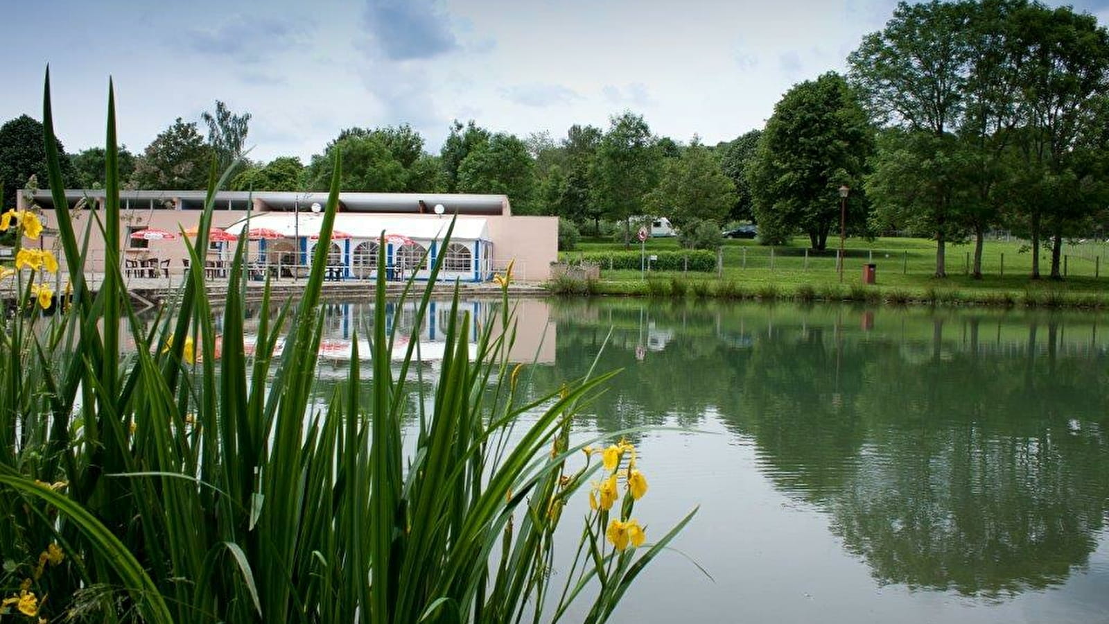 Camping les Chaumes du Mont à Nolay