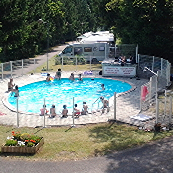 Camping - Le Clos du Doubs - GLERE