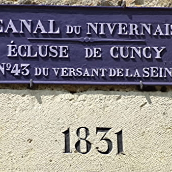 Escapade Gourmande - Le Canal du Nivernais à vélo de Loire en Seine - DECIZE