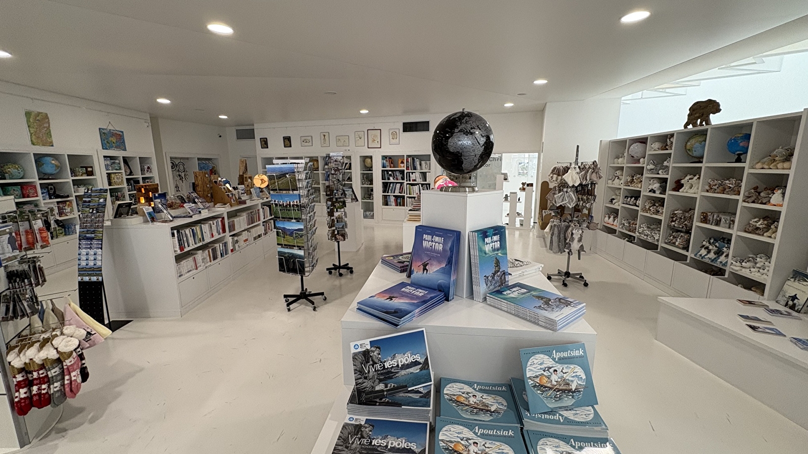 Librairie-boutique de l'Espace des Mondes Polaires Paul-Émile Victor