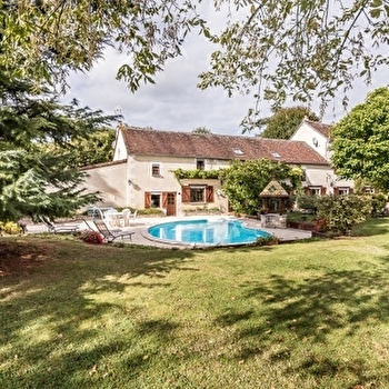 Entre Canal et Vignes - ESCOLIVES-SAINTE-CAMILLE